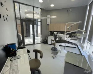 Центр стоматологии и имплантологии YourMed на Молодёжной улице Фото 2